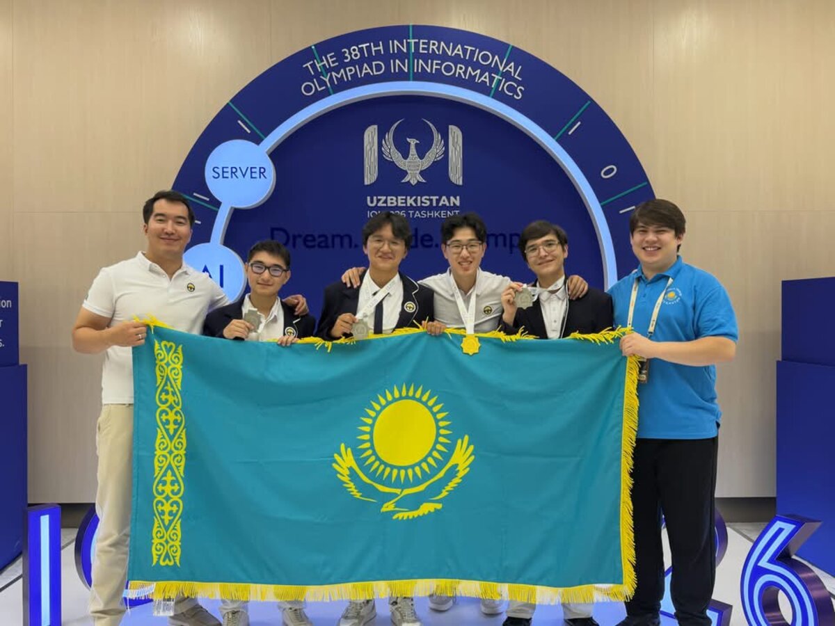 Казахстанская сборная вошла в топ-10 команд мира на IOI-2026