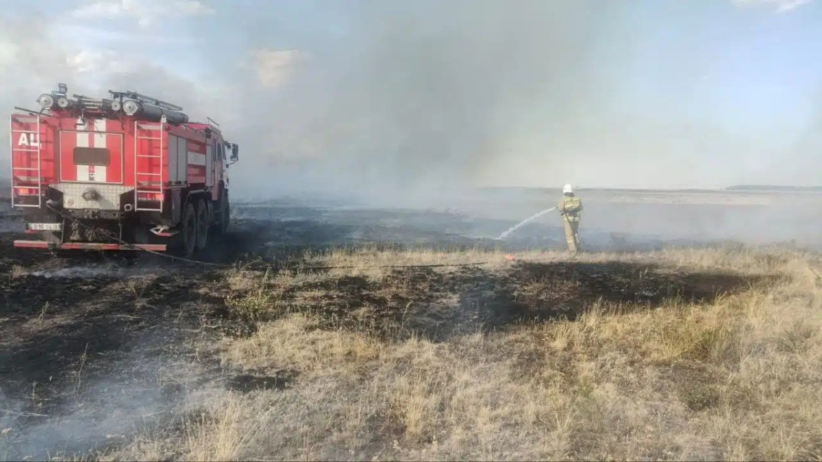 Ақмола облысында 67 гектар құрғақ шөп өртенді