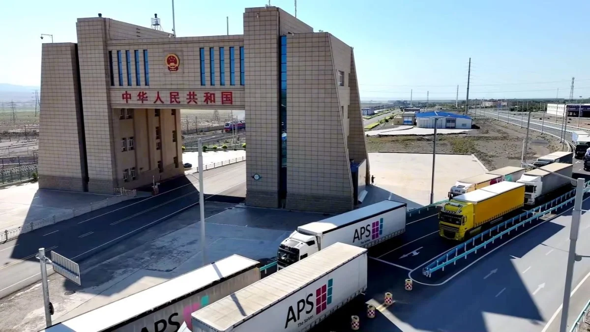 Алашанькоу- более 16 млн тонн грузов за полгода