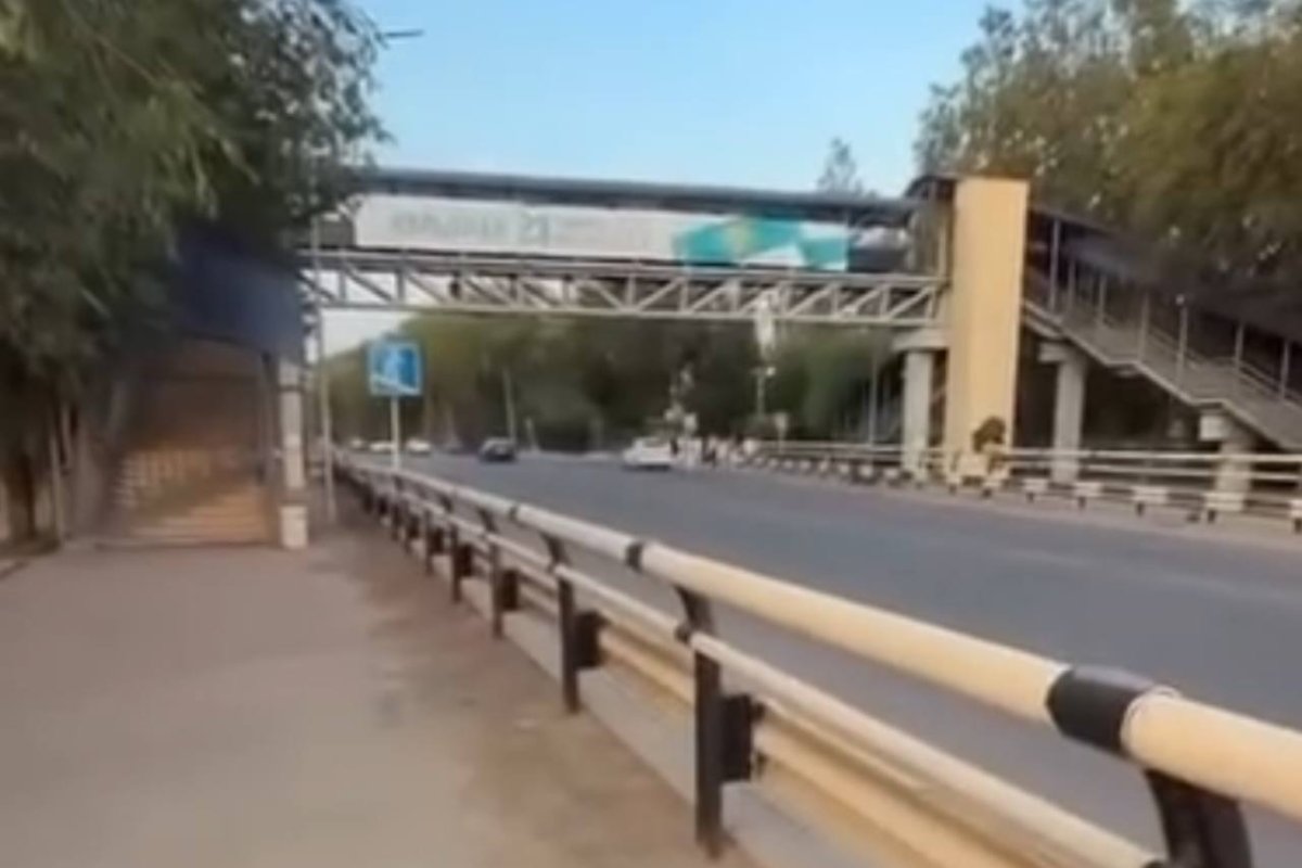 Алматы облысында тұрғындар көпірден өте алмай жүр: әкімдік жаяу жүргіншілер мәселесін қашан шешеді?