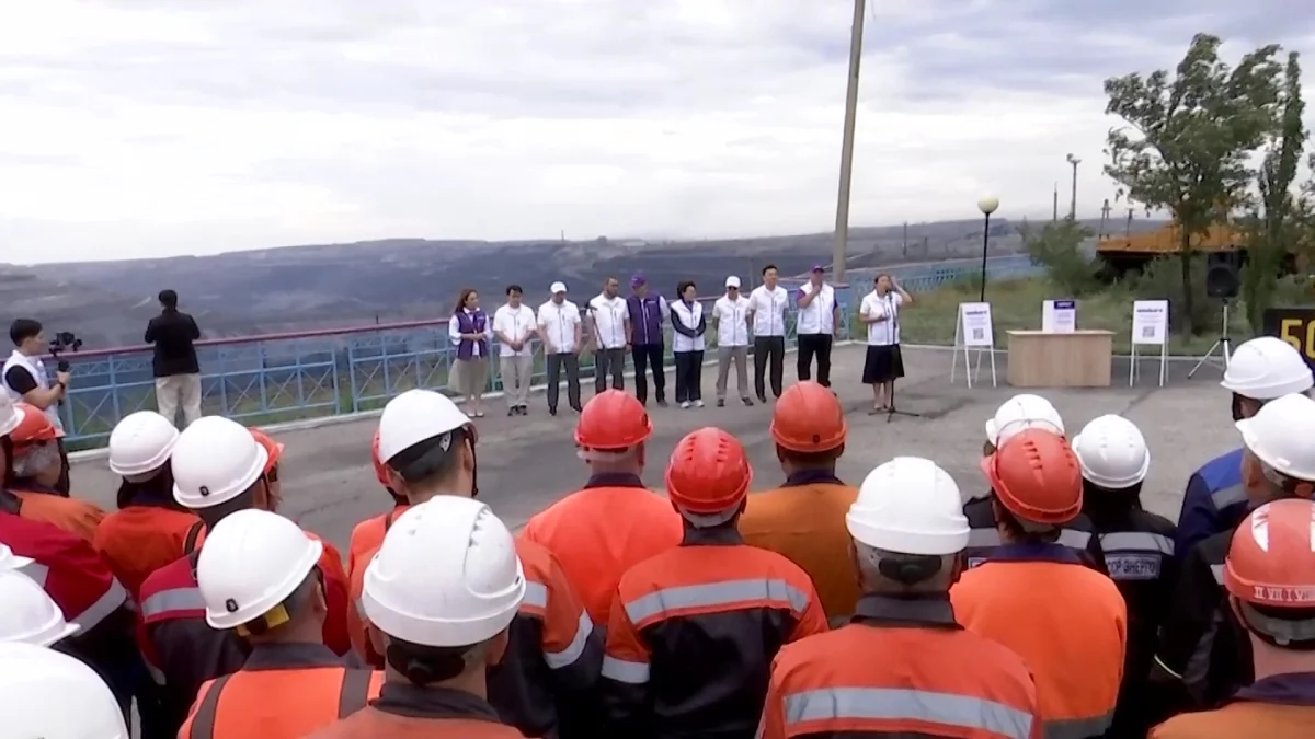 Члены республиканского предвыборного штаба партии «Әділет» встретились с трудовыми коллективами Экибастуза