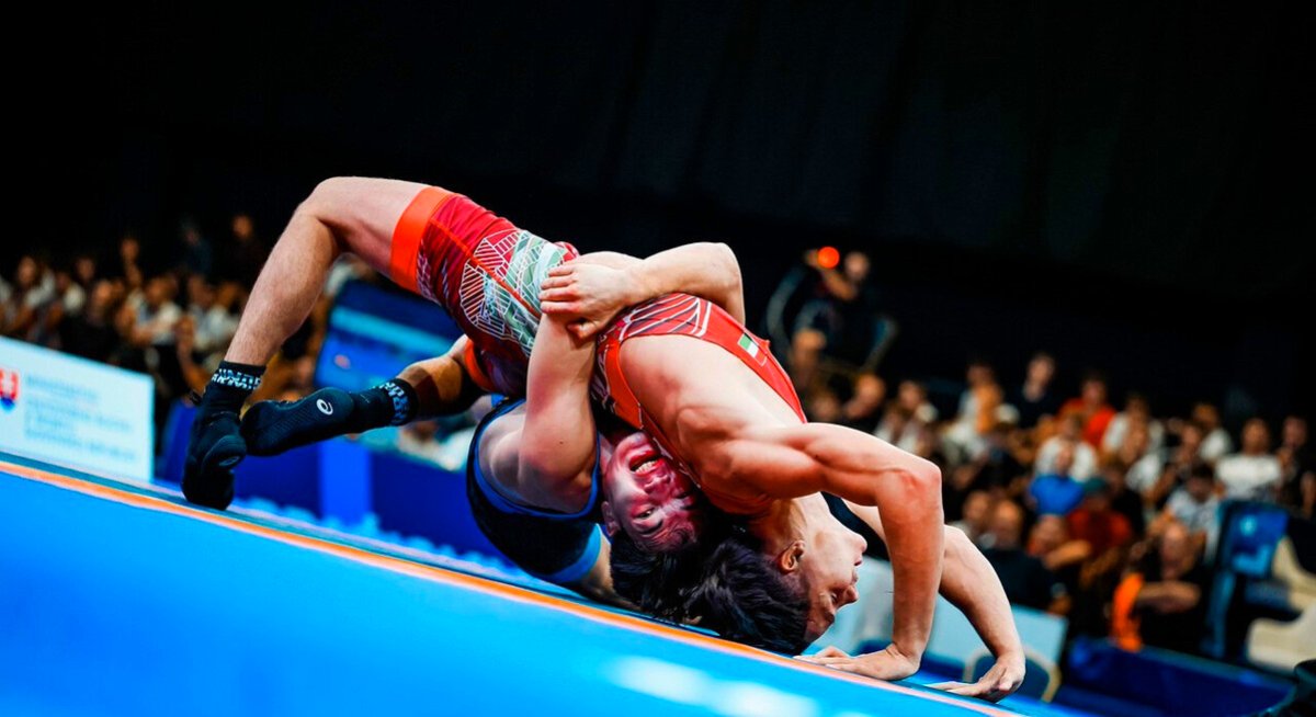 Казахстанец Кальмагамбетов стал чемпионом мира по греко-римской борьбе