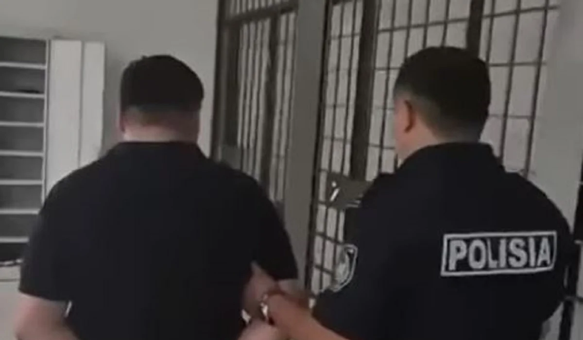 «Көлігімен қоса өртеп жіберемін»: такси жүргізушісін қорқытқан ер адам күтпеген жағдайға тап болды (ВИДЕО)