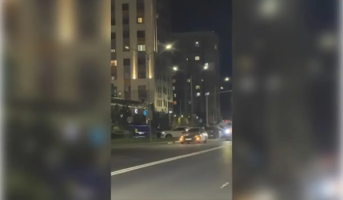 Астанада жасөспірім қыз көпқабатты үйдің терезесінен құлап, көз жұмды