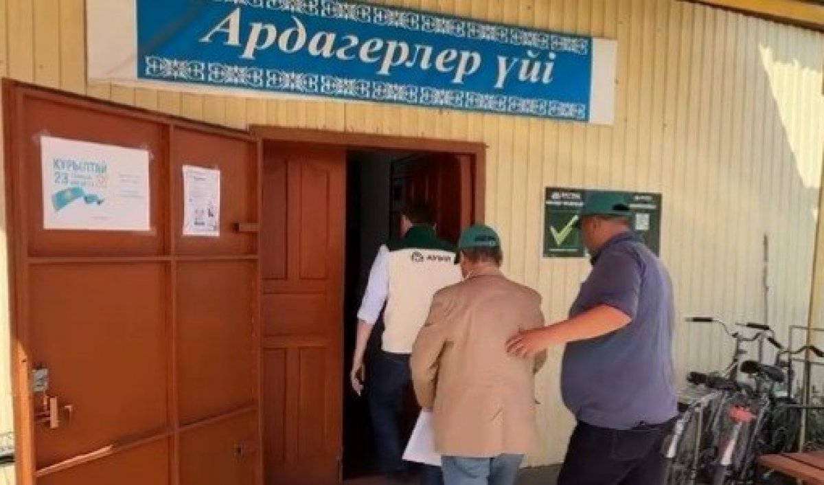 Предложения ветеранов обсудили на встрече с партией "Ауыл" в Жанибекском районе