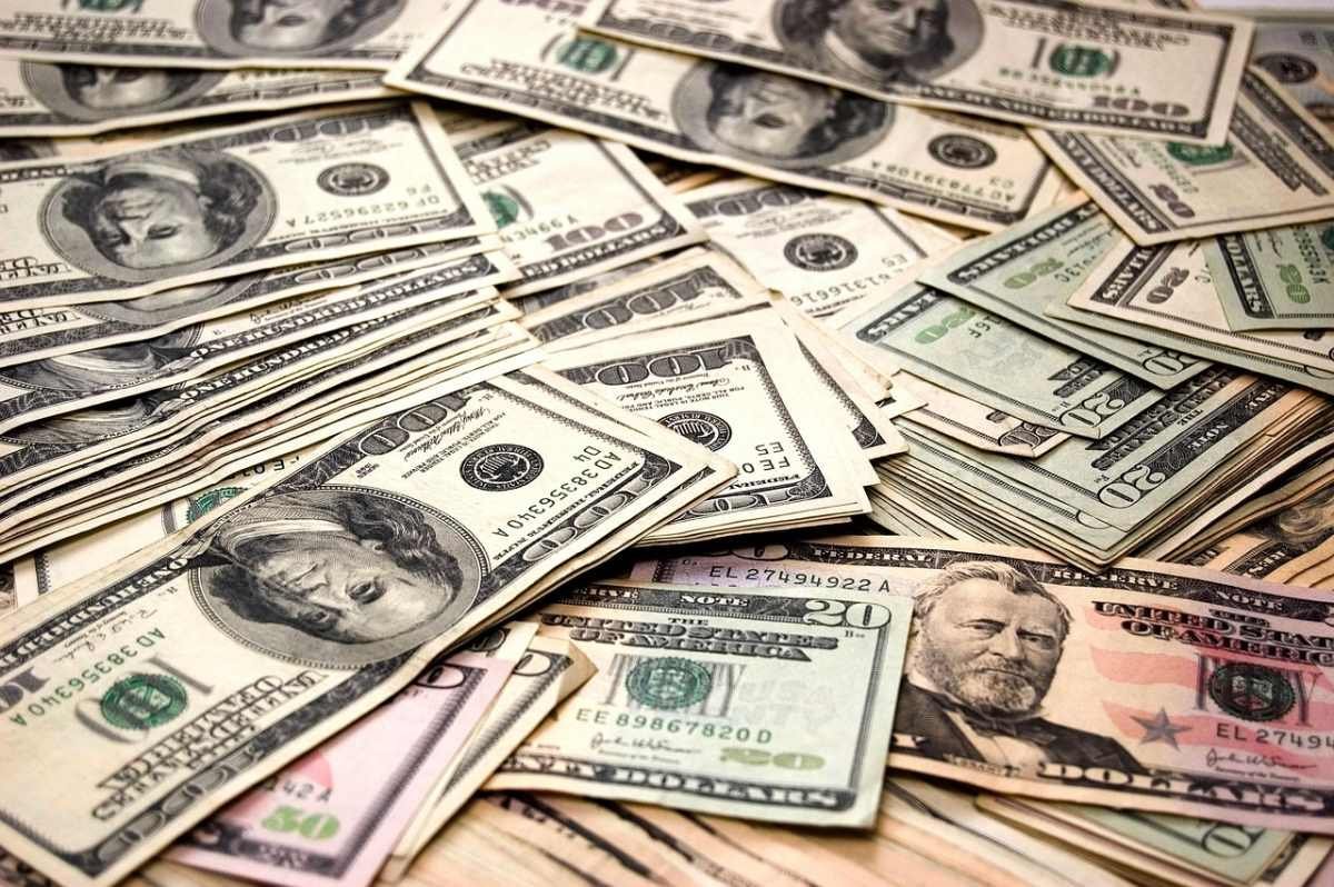 Доллар резко изменил курс: что происходит на валютном рынке Казахстана