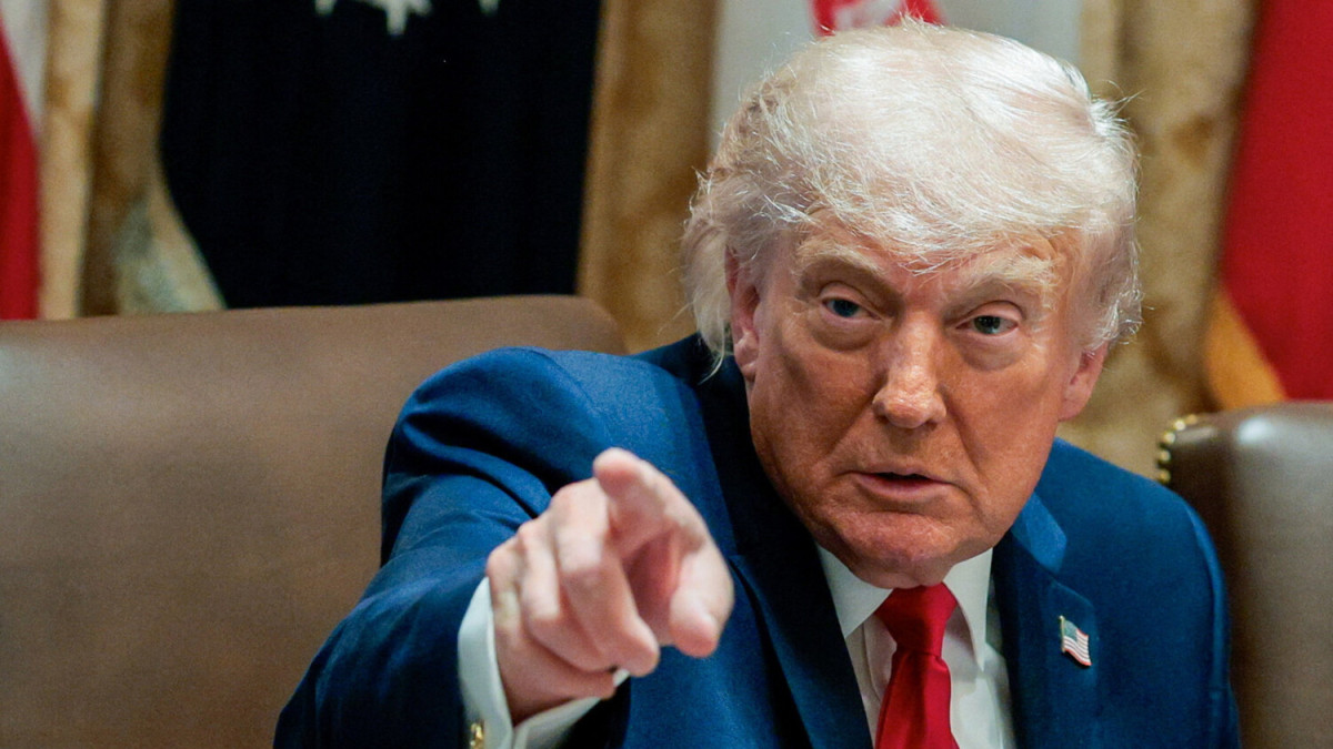 Трамп Иранға қатысты экономикалық саясаттың жаңа кезеңін жариялады