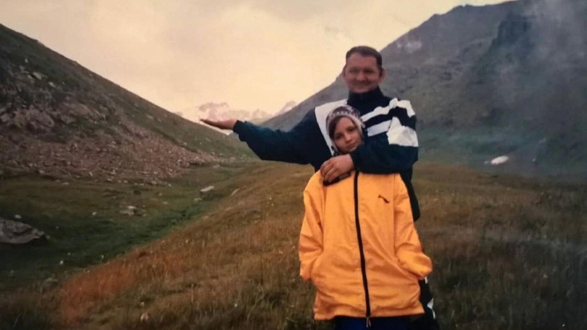 Спустя 19 лет на леднике Северцова нашли останки пропавшего альпиниста — дочь узнала рюкзак отца