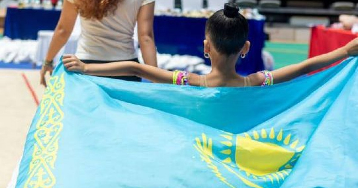  8 жастағы гимнасшы қыз Қытайдағы турнирде үш медаль жеңіп алды 