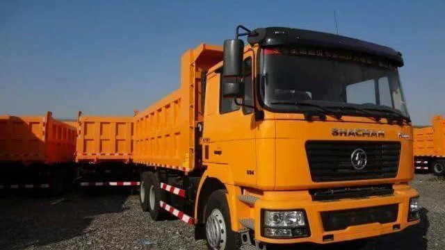 В Астане наказали водителя грузовика из-за перевернутого номера