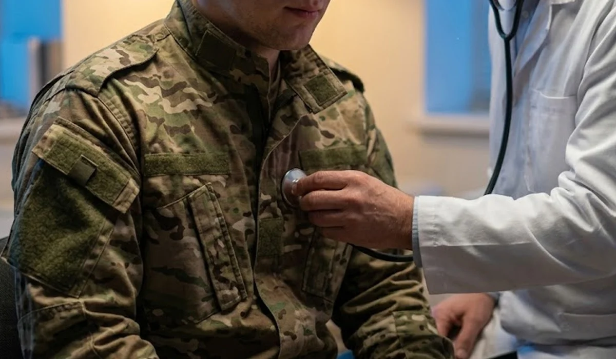 Одно яичко и недовес: мама призывника пожаловалась на прием сына в Нацгвардию