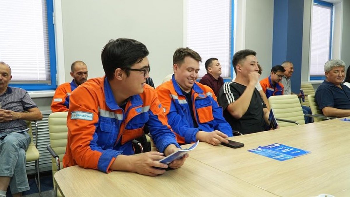 Производство, поддержка бизнеса и новые рабочие места: "Ак жол" встретилась с коллективом "ЕвроХим-Удобрения"