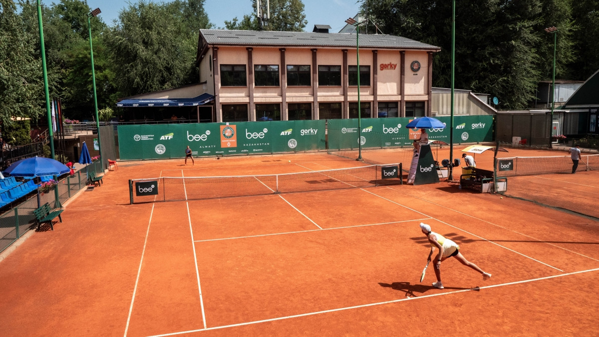 Два казахстанца вышли в финал Roland-Garros Junior Series