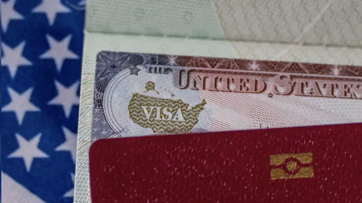 Суд США отменил визовые ограничения для граждан 75 стран