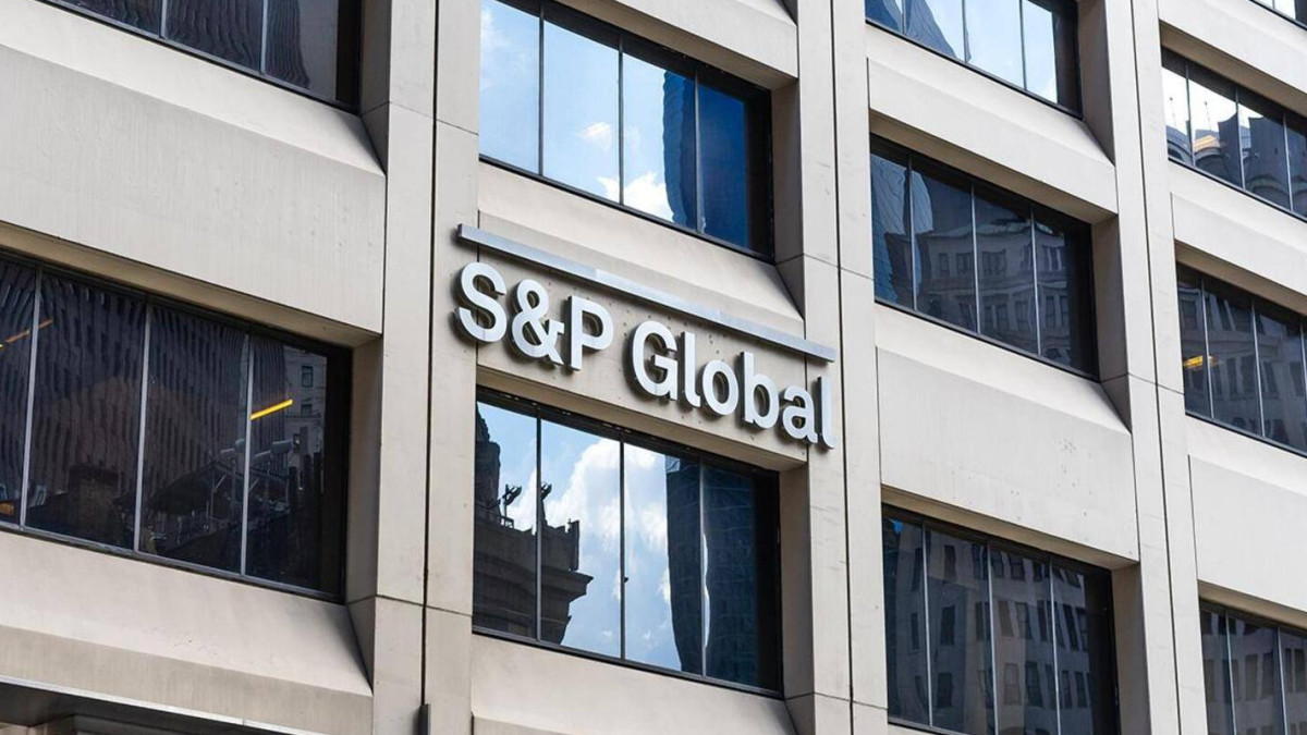 S&P повысило рейтинг Казахстана впервые за 10 лет