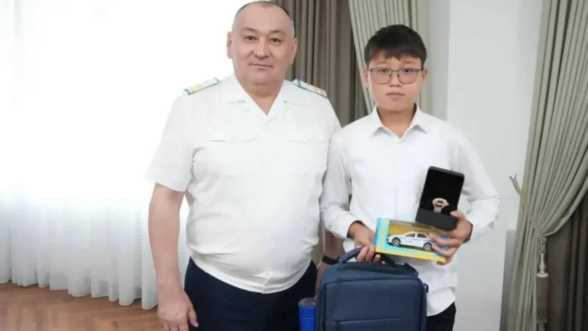 Қарағандылық жасөспірім суға батып бара жатқан 4 жасар бүлдіршінді  құтқарып қалды