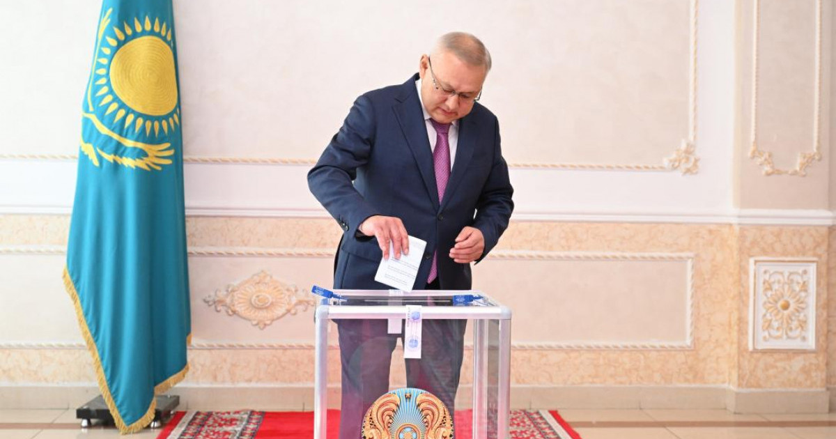  Құрылтай – 2026: Жетісу облысының әкімі Бейбіт Исабаев дауыс берді 