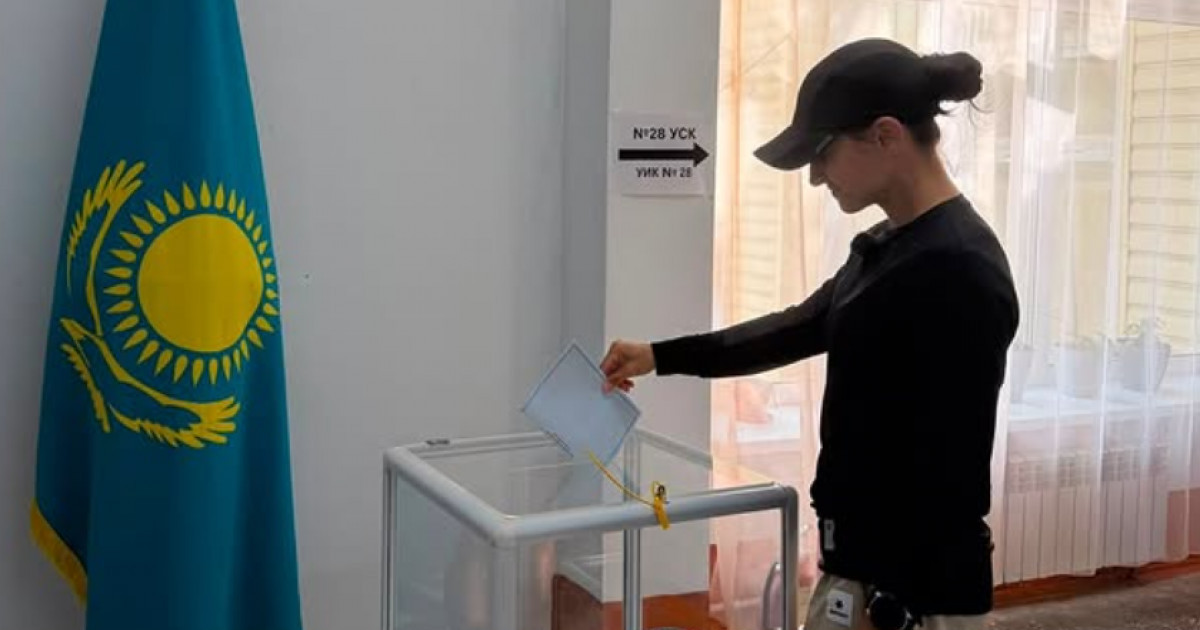  Сәтпаевтан Жезқазғанға дейін жүгіріп келген марафоншы сайлауда дауыс берді 