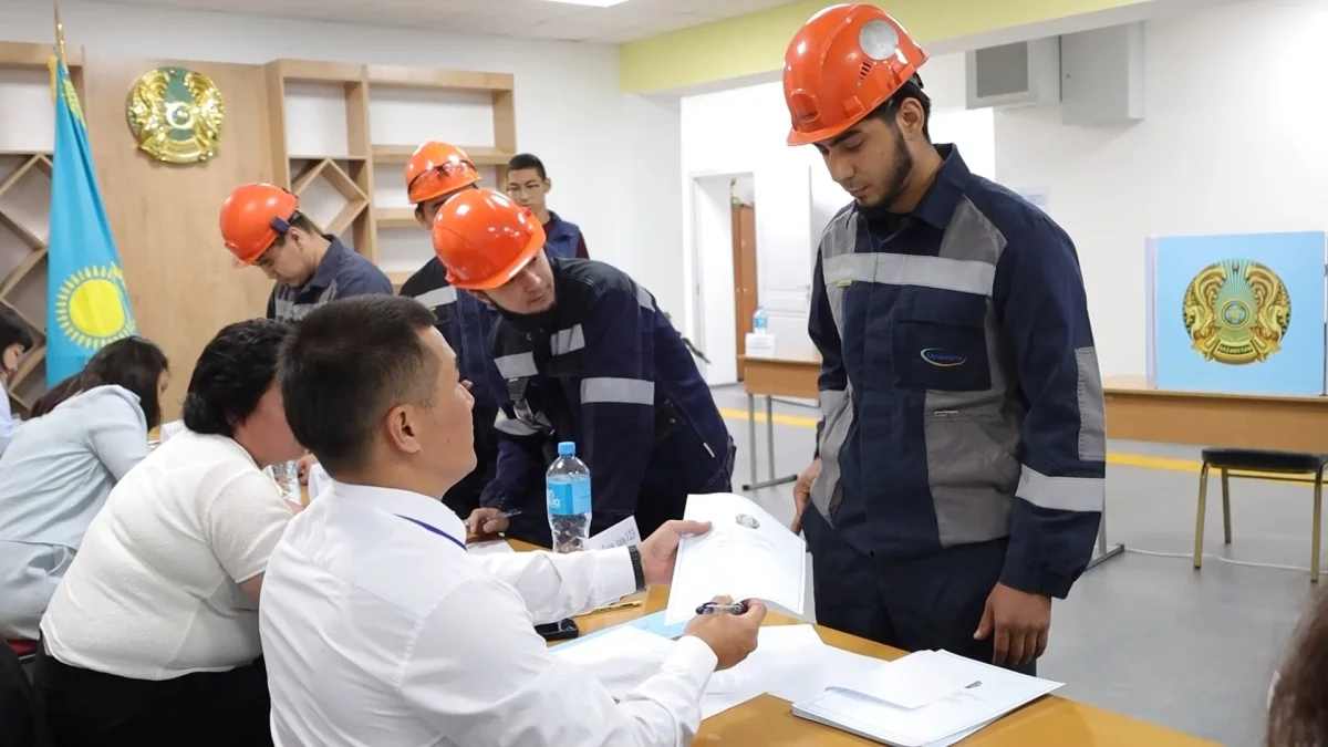 Сәтбаев қаласында кеншілер әулеті дауыс берді