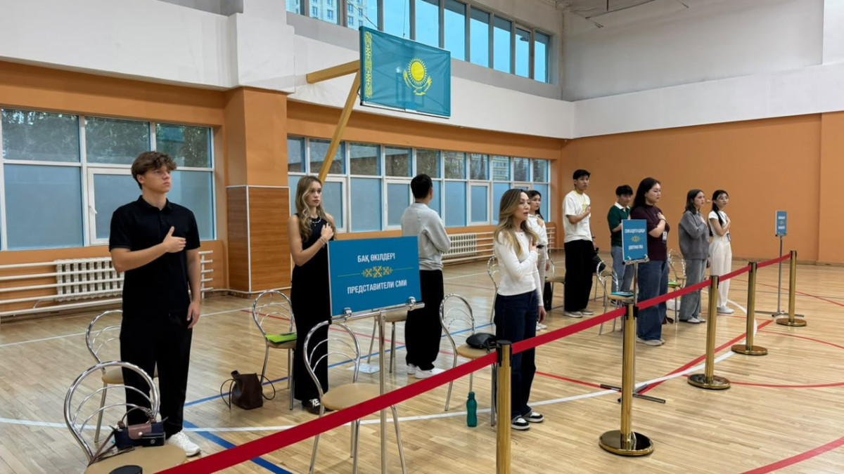 В Астане открылись избирательные участки