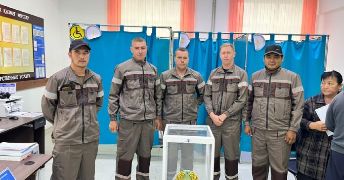  "Егістікте де еңбек етеміз, саяси үдерістен де қалмаймыз": Астраханка комбайншылары сайлауға келді 