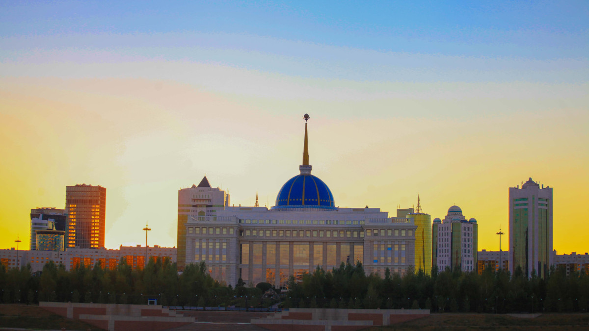 Қазақстан инвестициялық рейтингте 17 сатыға көтерілді