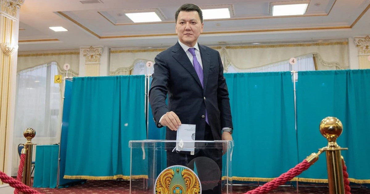  Құрылтай сайлауы - 2026: Ерлан Қарин дауыс берді 