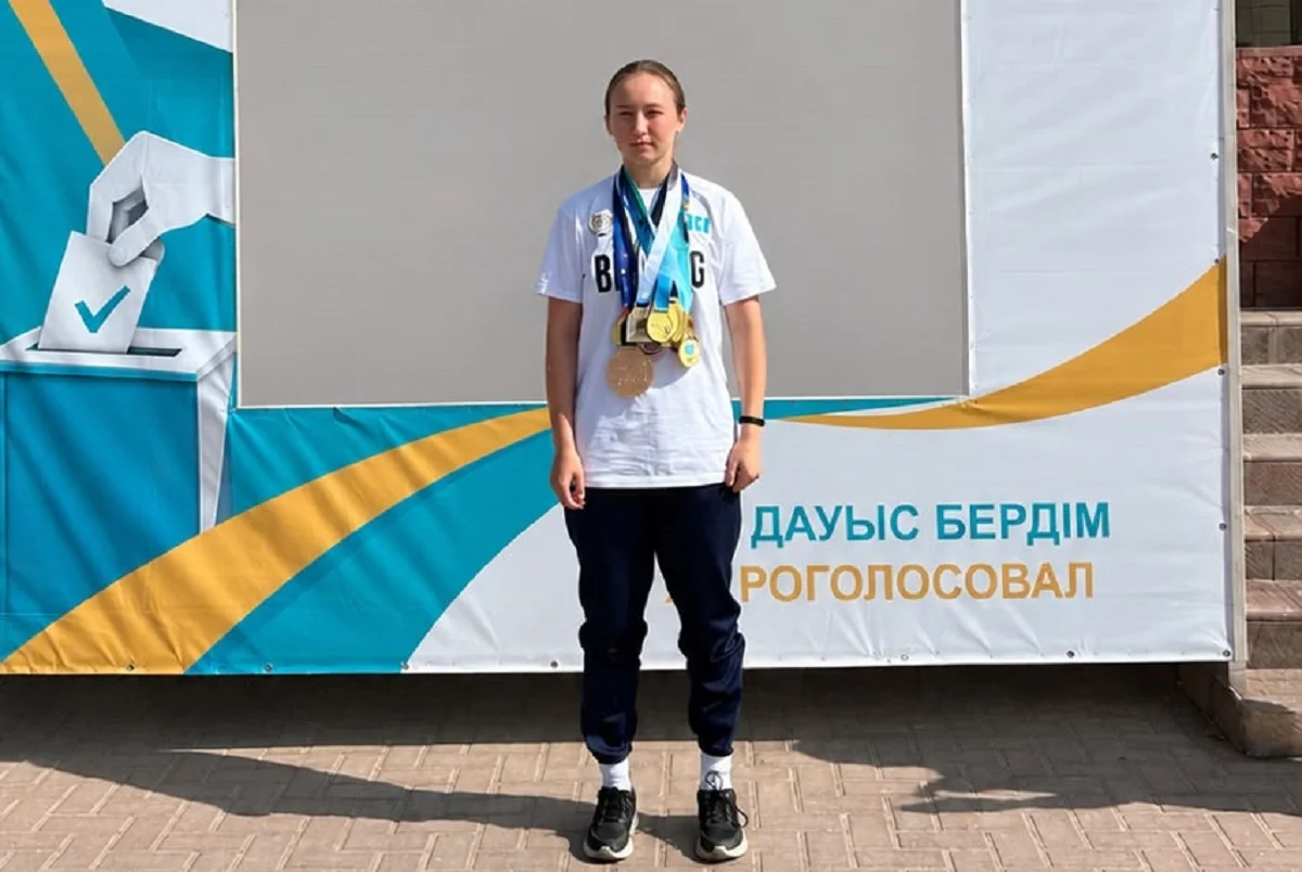 Бокстан әлем және Қазақстан чемпионы Регина Тебенова дауыс берді