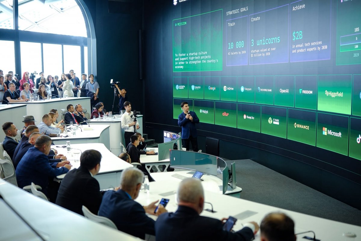 Зарубежные наблюдатели ознакомились с проектами Astana Hub и Alem.ai