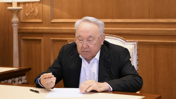 Нұрсұлтан Назарбаев Құрылтай сайлауында үйінде дауыс берді