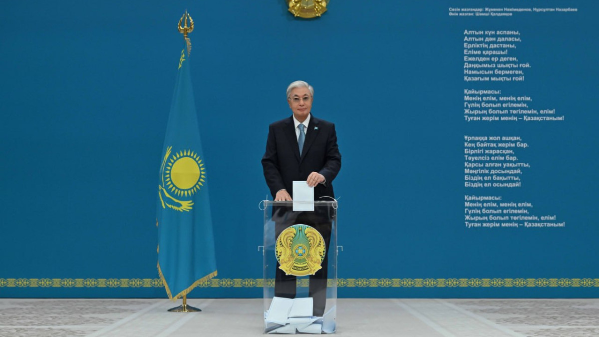 Президент Құрылтай сайлауында дауыс берді