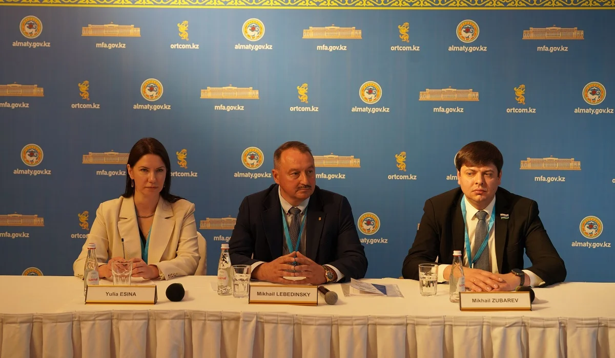 Ашықтық, қолжетімділік пен бірыңғай стандарттар – ресейлік бақылаушылар Қазақстандағы сайлау туралы айтты