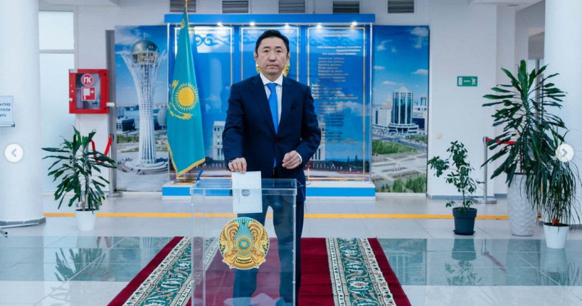  Құрылтай – 2026: Атырау облысының әкімі Болат Ақшолақов дауыс берді 