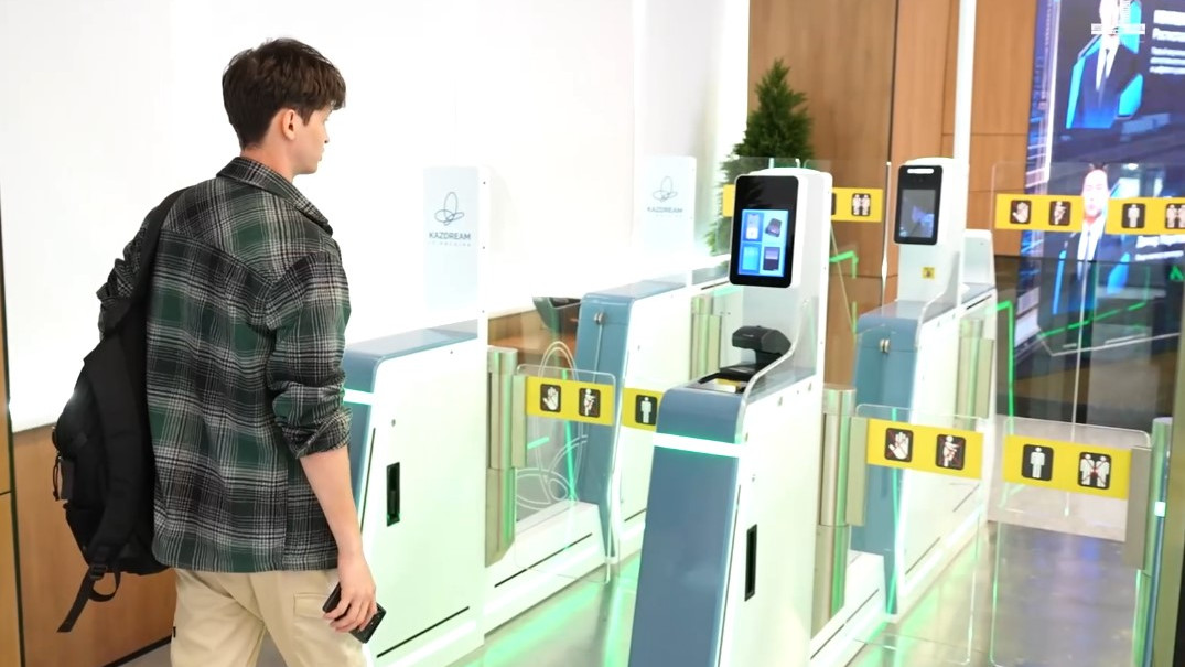 Забудьте про паспорт: на границе испытывают проход по QR-коду