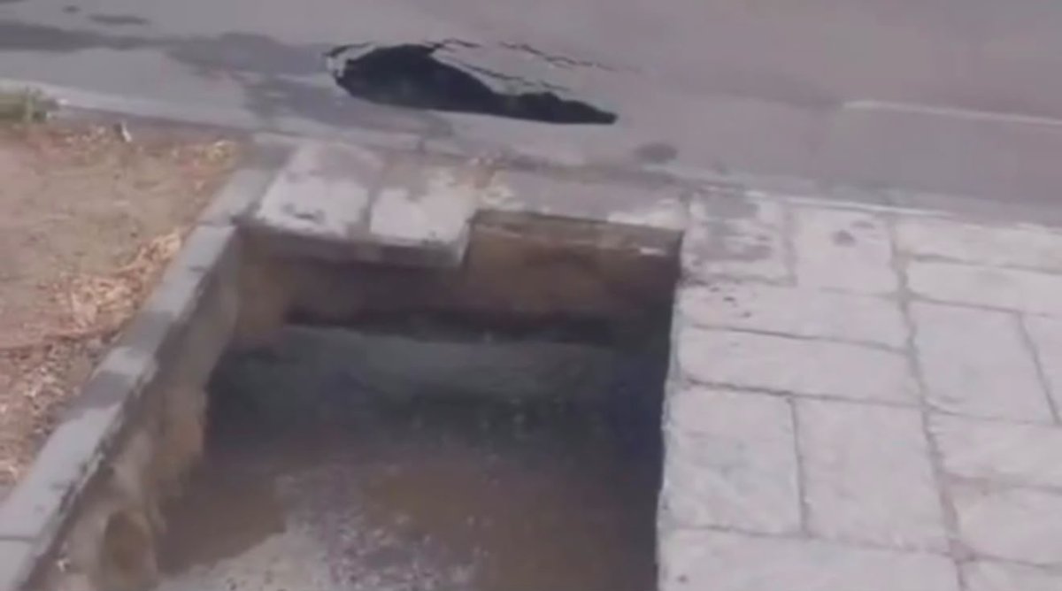 Павлодарда тротуар опырылып, ер адам ыстық суға түсіп кетті: тұрғындар әкімдіктен жауап күтеді