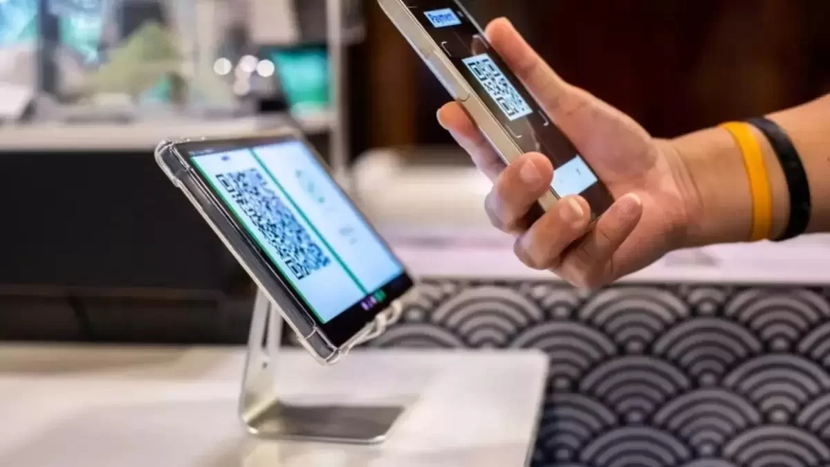 QR-оплата обогнала банковские карты в Казахстане