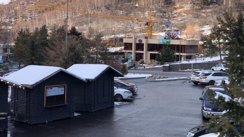 Парковка на Медеу больше не будет стоить 12 тысяч тенге