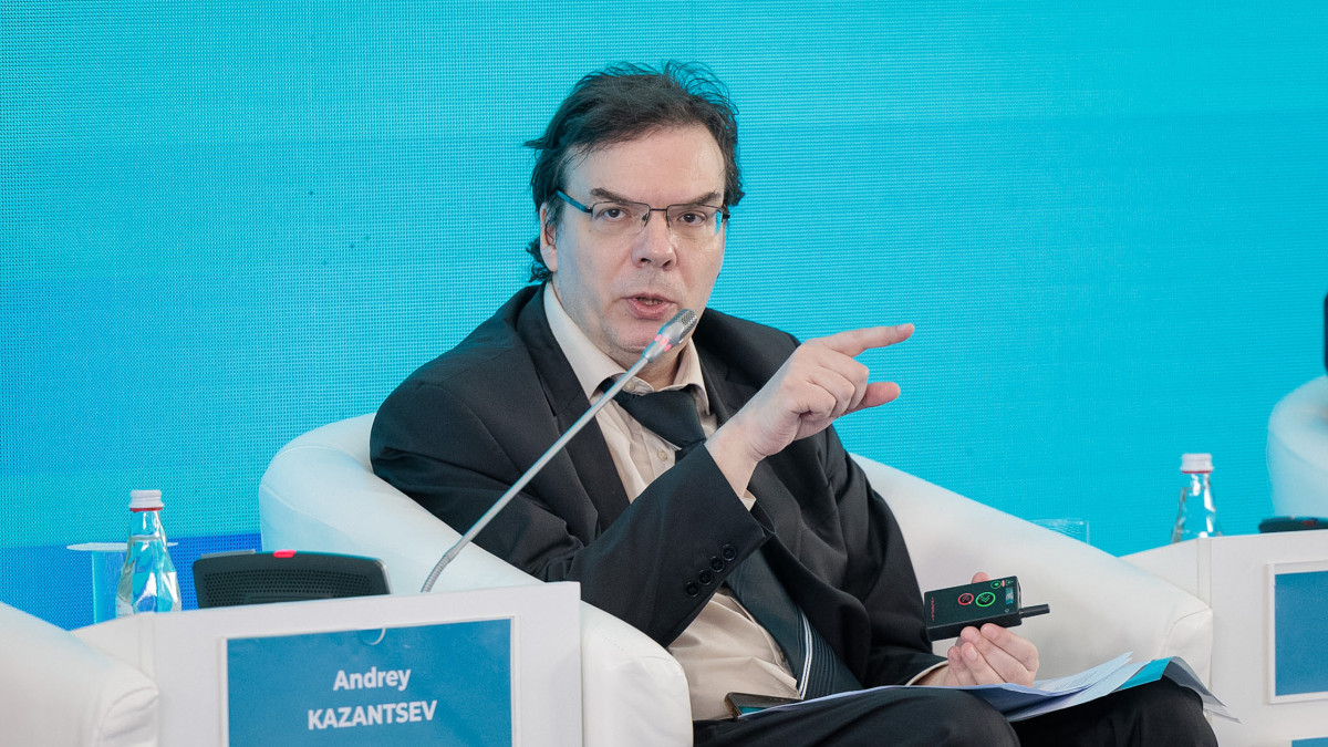 «Казахстанцев волнует свое будущее и будущее детей»: Андрей Казанцев о высокой активности на выборах