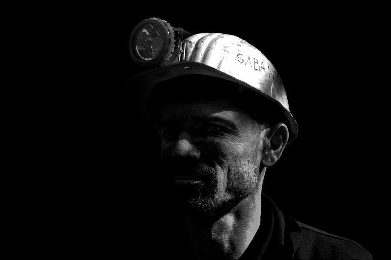 От 165 тысяч до 1,7 млн: сколько зарабатывают шахтеры в Казахстане