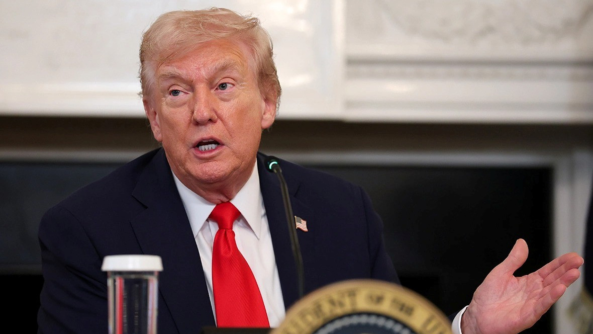 Трамп 2027 жылдан бастап Канада тауарларына тарифтерді 50%-ға дейін көтеретінін мәлімдеді