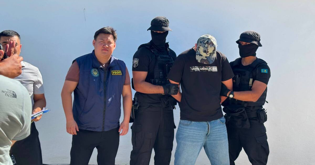  ШҚО тұрғынынан ай сайын 150 мың теңге бопсалаған күдікті ұсталды 