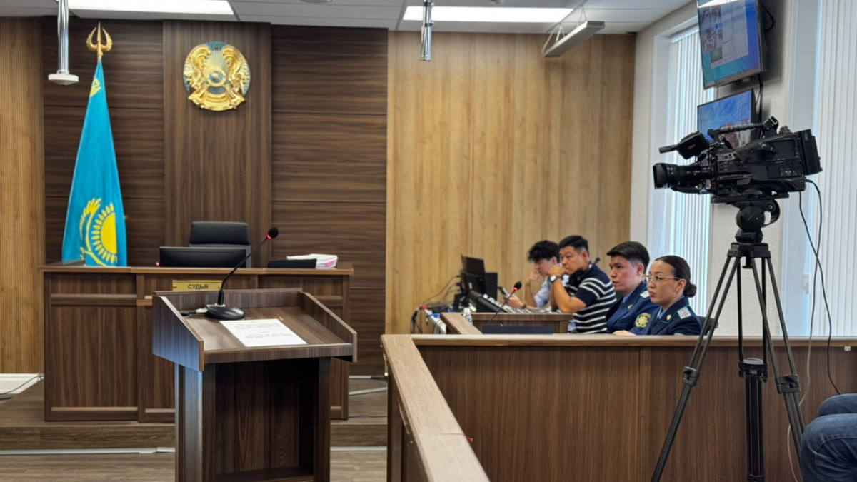 «Ес-түссіз жатты, үсті-басы қан болды»: Мырзуан ісіндегі сотта жәбірленуші әпкесін қалай тапқанын айтты