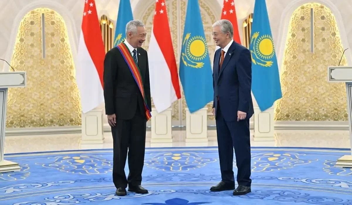 Тоқаев Ли Сянь Лунды І дәрежелі «Достық» орденімен марапаттады