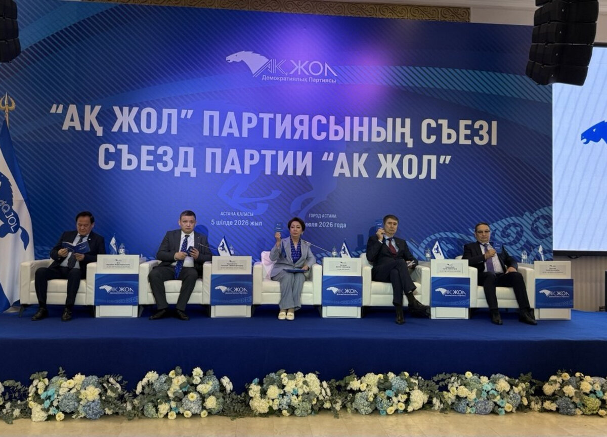 Азат Перуашев жоқ: «Ақ жолдан» Құрылтайға баратын 8 депутат белгілі болды