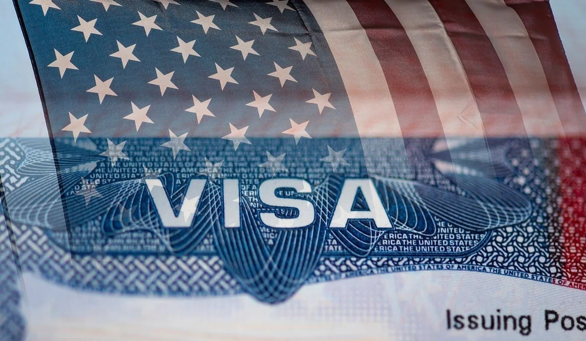 Прием заявок на визы в США приостановили по всему миру