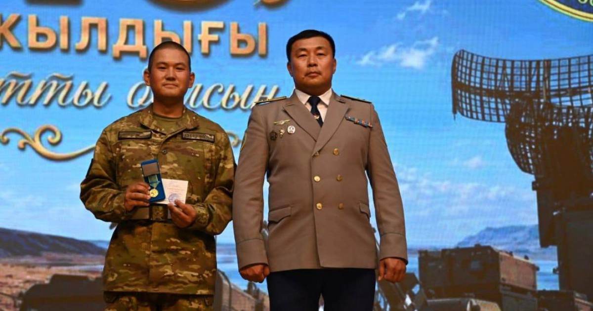   Бес аспапта ойнайтын әскери қызметші «Бүркіт» музыкалық тобын құрды   