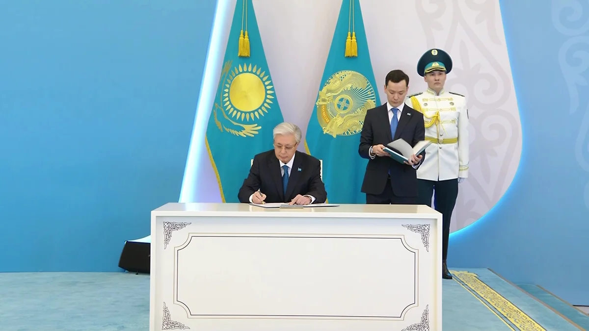 Жаңа Конституция - елдегі ауқымды саяси реформалардың құқықтық негізі