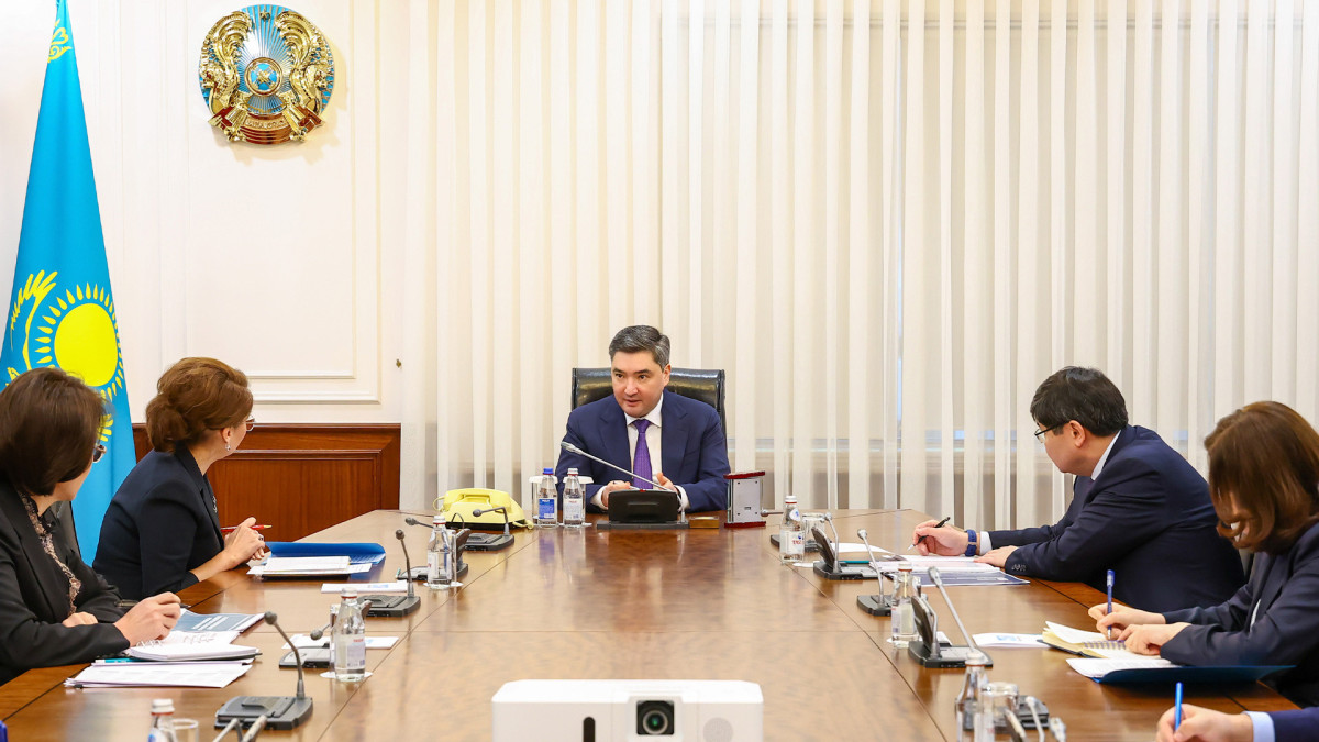 Мемлекеттік бюджет «элиталық» мектептерді қаржыландырмауы тиіс: Премьер-министр не дейді?