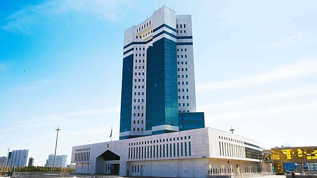 Тоқаев Құрылтай депутаттарын бұрынғы қызметтерінен босатты