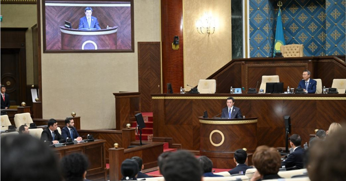   Құрылтайдың алғашқы отырысы өтті   